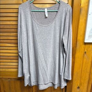 LuLaRoe Gray Tunic Relaxed Blouse with Long Sleeves